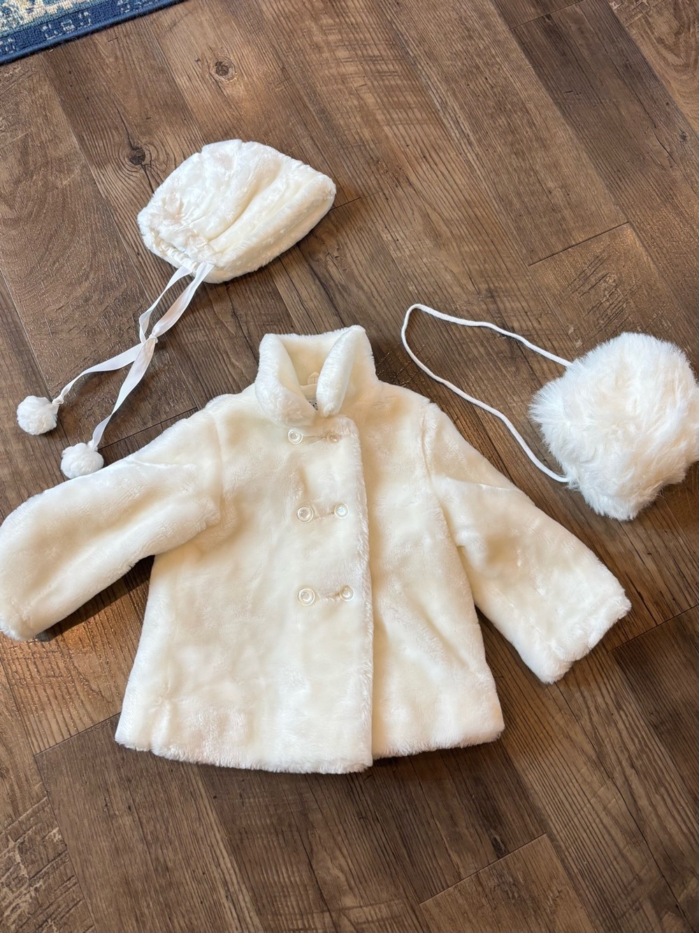 Vintage 24 mo/2T Children's Faux Fur Coat with Matching Hat and Hand Muff - Crea